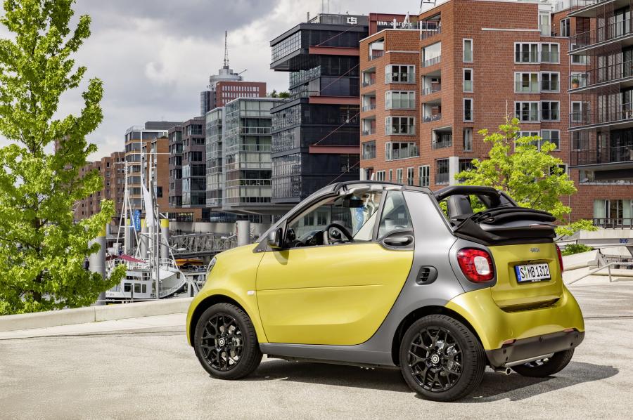  Smart ForTwo Prime Cabrio 2016 года  (фото 18 из 33)